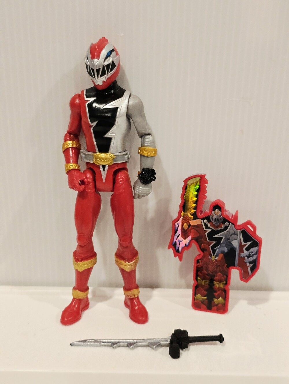 Power Rangers Dino Fury Red Ranger Action Figure - Picture 2 of 5